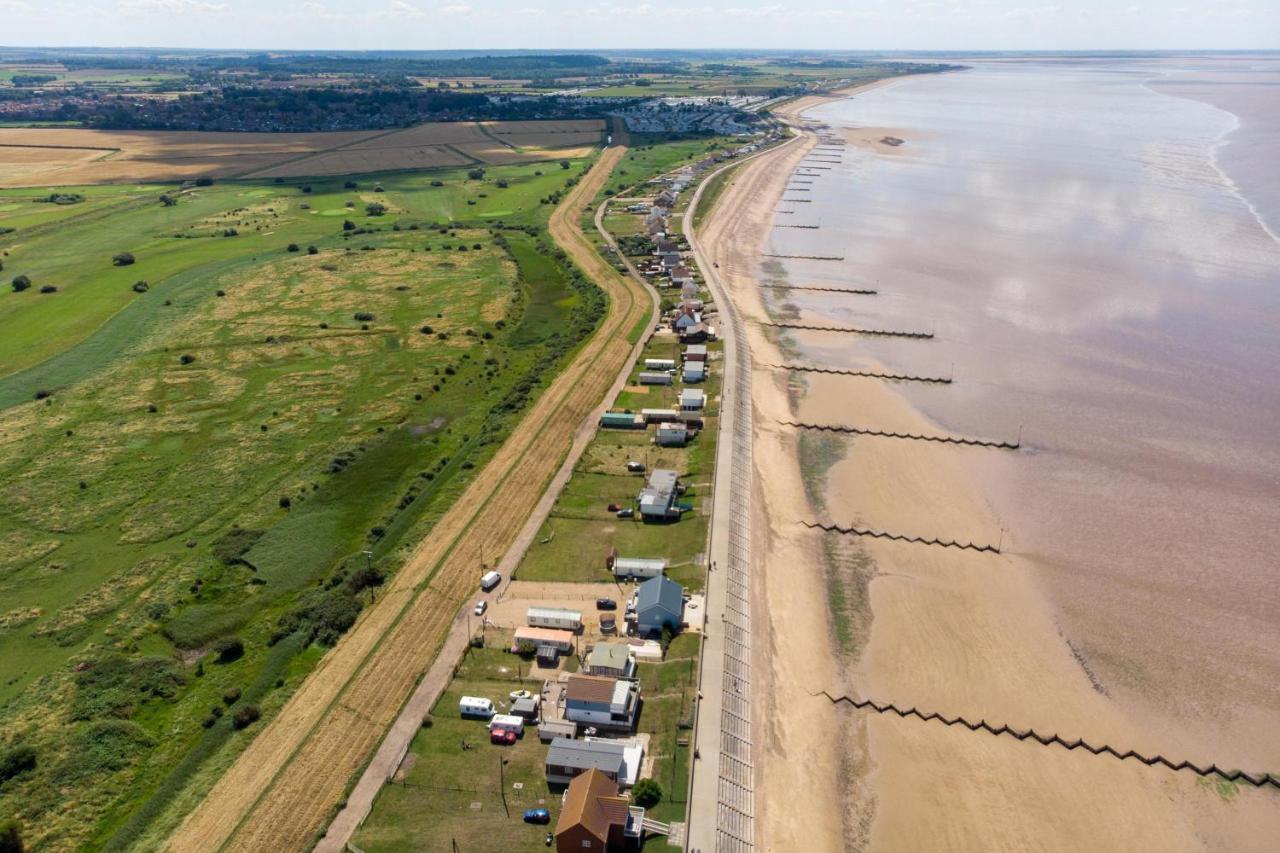 Caravan With Decking At Manor Park In Hunstanton, Sleeps 6 Ref 23045B Zewnętrze zdjęcie