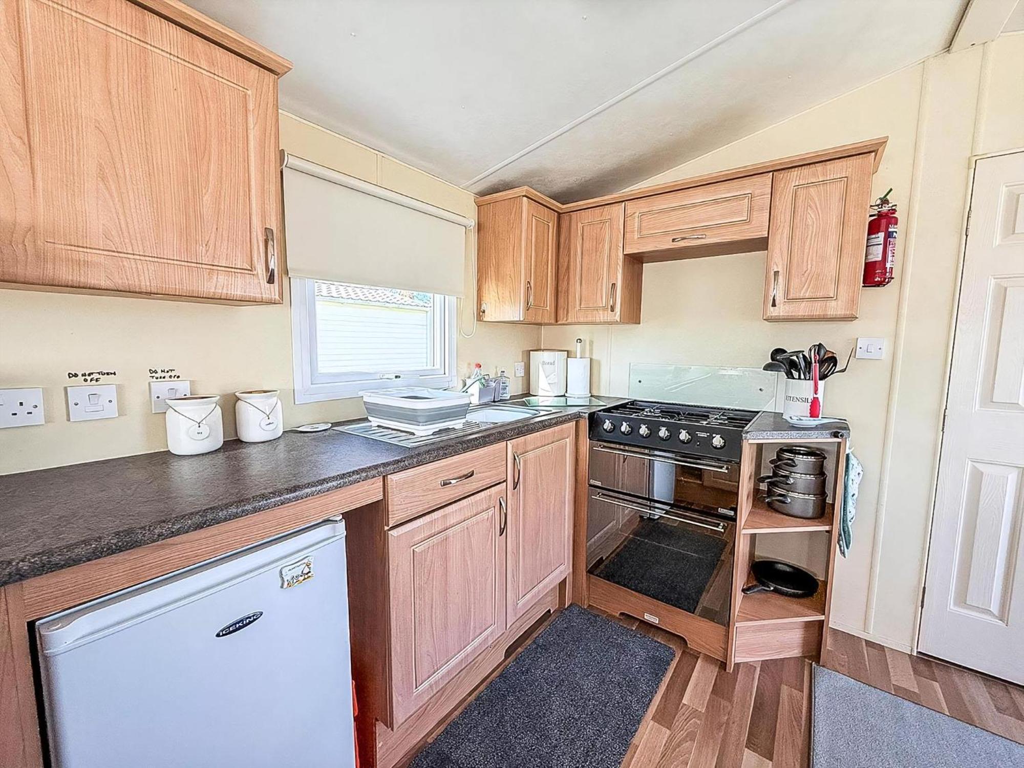 Caravan With Decking At Manor Park In Hunstanton, Sleeps 6 Ref 23045B Zewnętrze zdjęcie